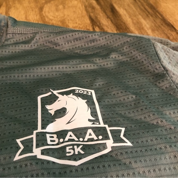 NWT Adidas BAA Boston Marathon 5K 2023 Silver Green Short Sleeve Shirt Mens XL - Picture 3 of 8
